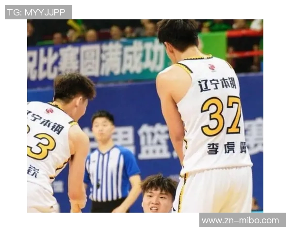 北京全运男篮热身赛大胜北控新外援雷吉佩里与西布龙首次亮相