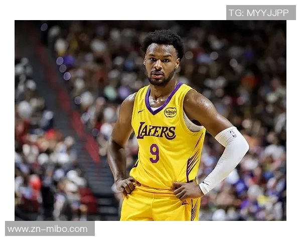 夸梅：布朗尼若想首发需提升接球投篮能力不能只依赖老爸的三分训练